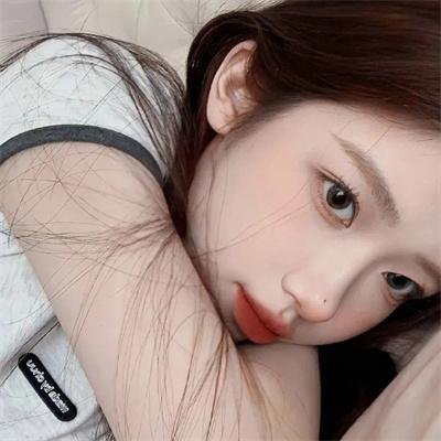 热裤荡女